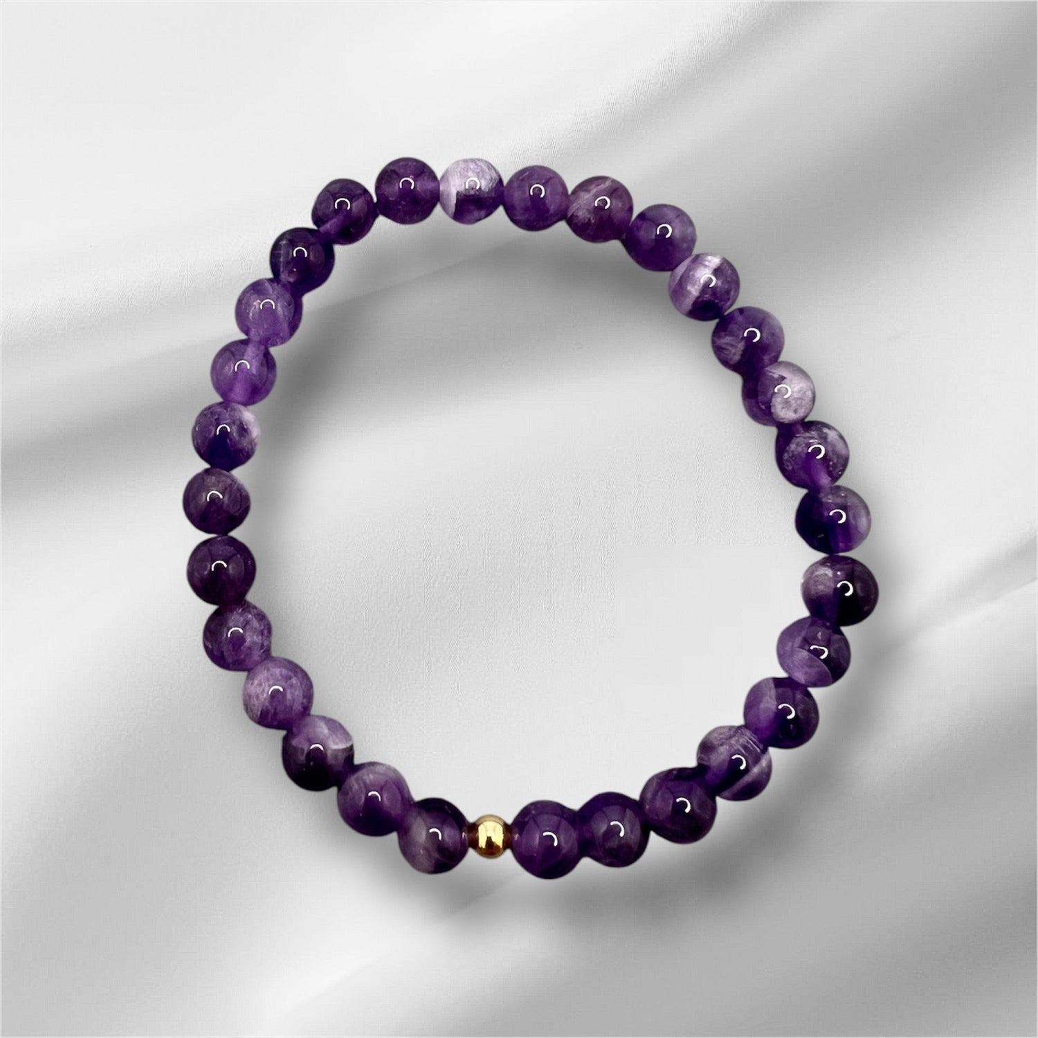 Amethyst Armband – Schutz &amp; Innere Ruhe | Handgefertigtes Edelstein-ArAmethyst Armband – Dein Stein für Schutz und innere Ruhe
Finde innere Ruhe und Schutz vor negativen Energien mit dem Amethyst-Armband. Dieser kraftvolle Edelstein is